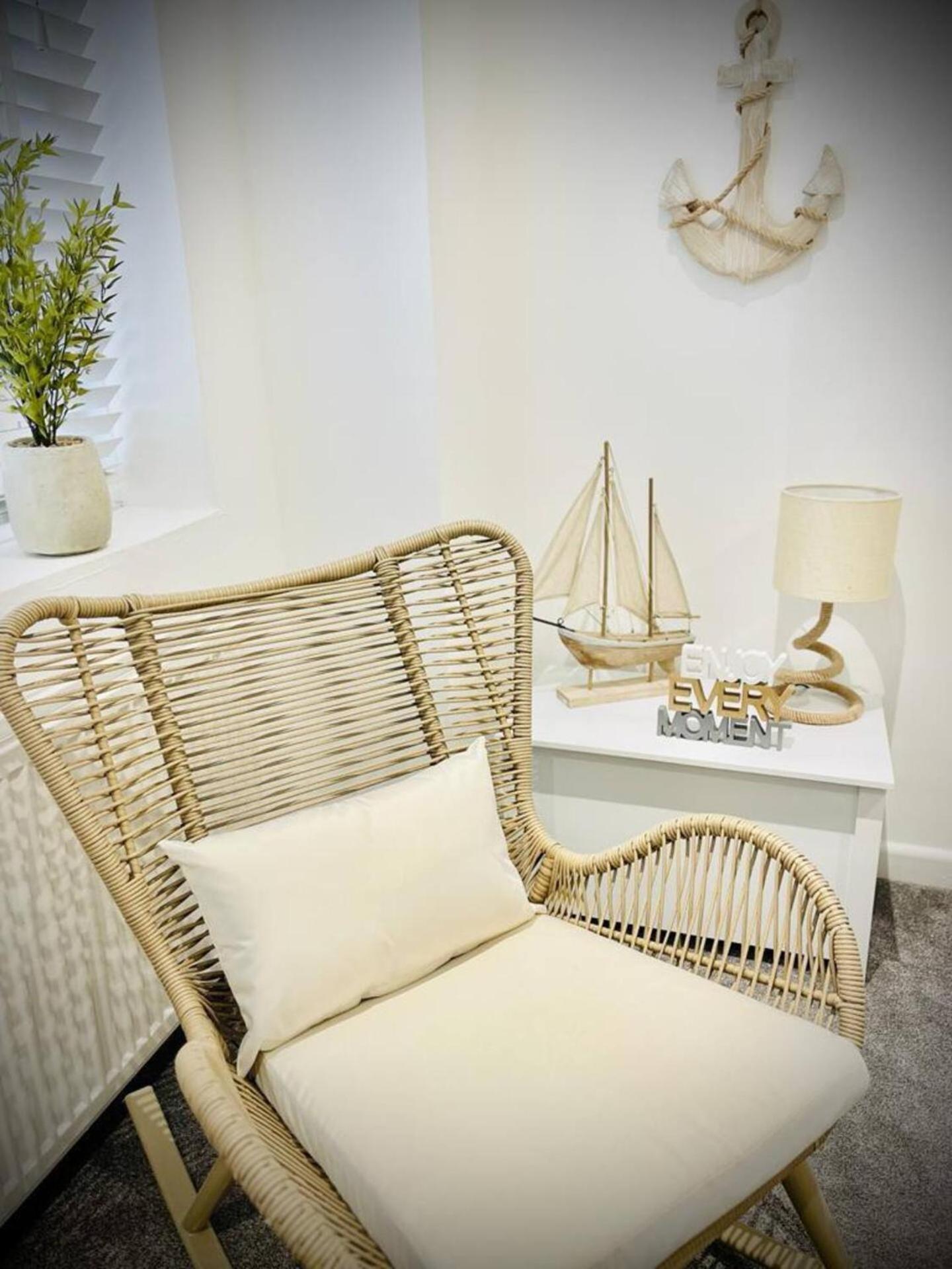 Stunning 3 Double Bedroom Beach Front Apartment Portsmouth Exterior photo